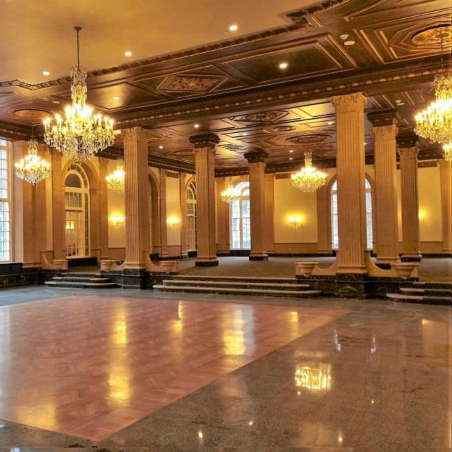 Hotel Syracue Hall